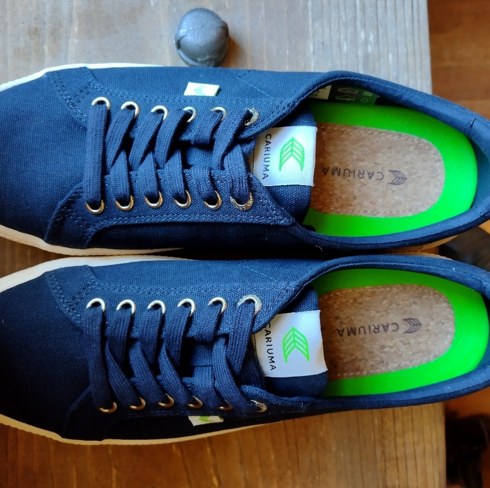 Women's low top Cariuma Sneaker Navy- 12